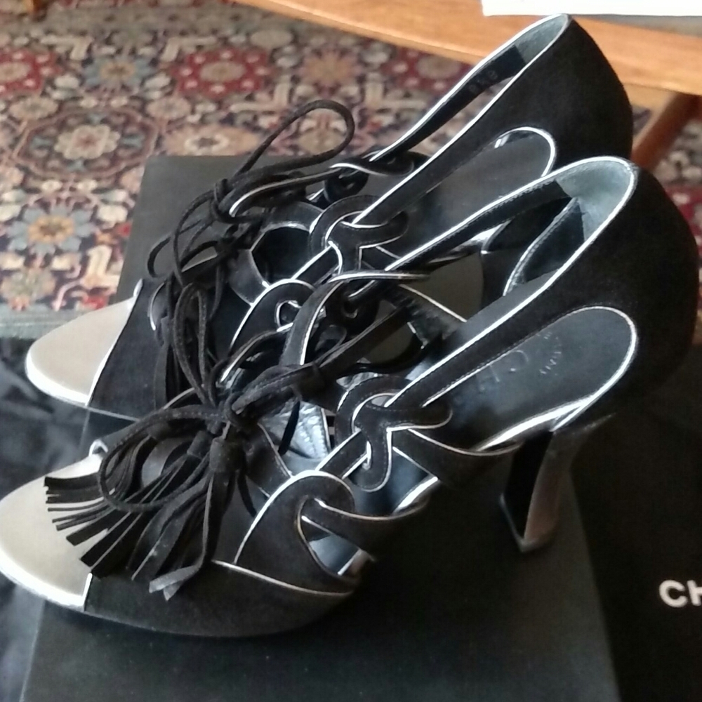 NIB CHANEL Black Suede Tassel Lace Heels - Picture 2 of 11